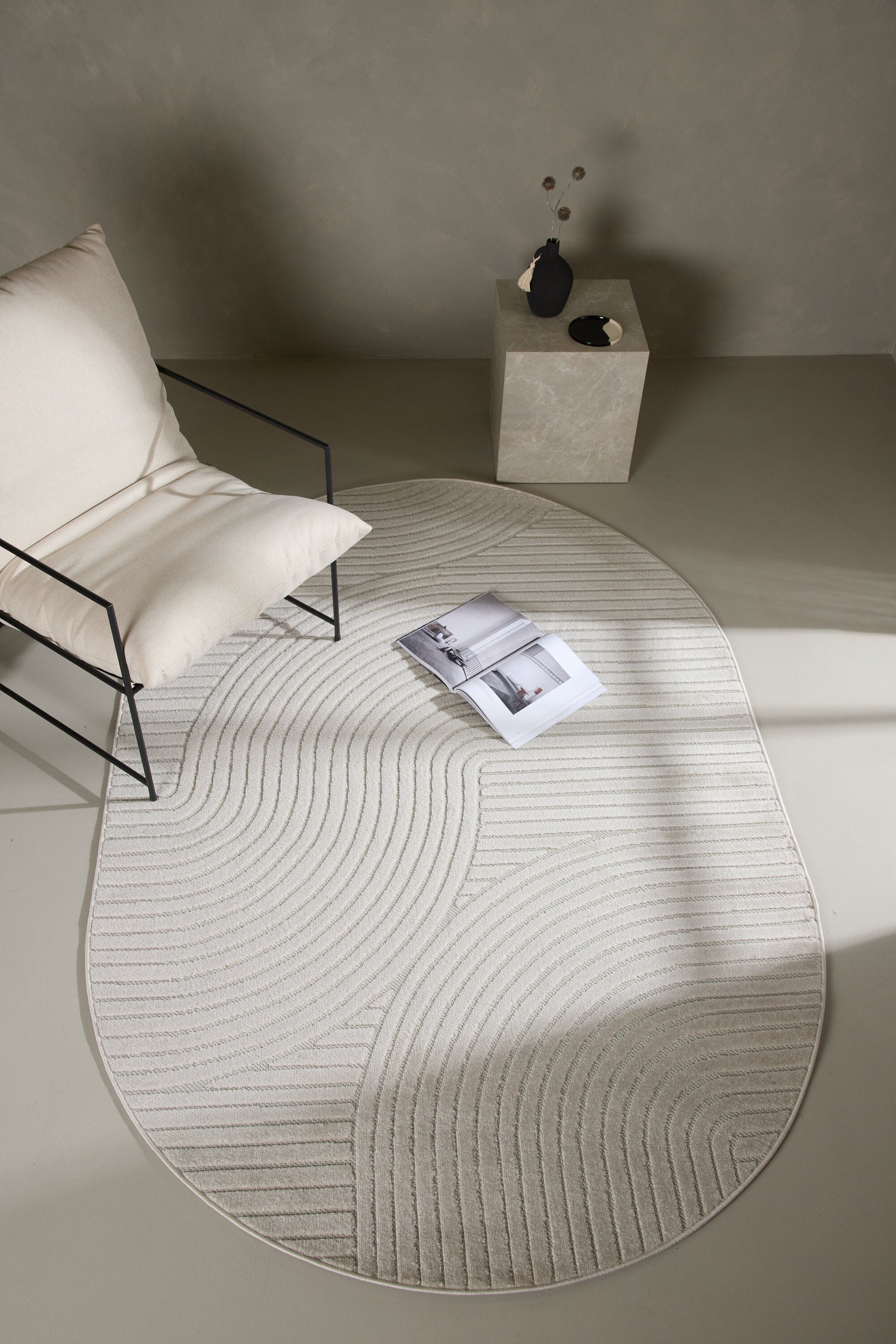 Venture Home Vince Matta, Oval 240x340cm, Vit
