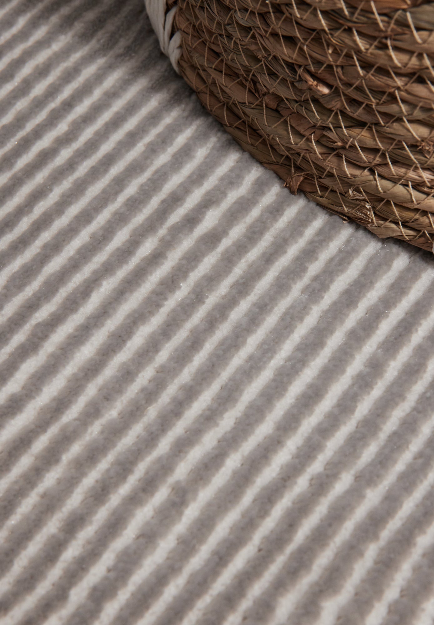 Elle Decoration Dolomite Matta, Greige
